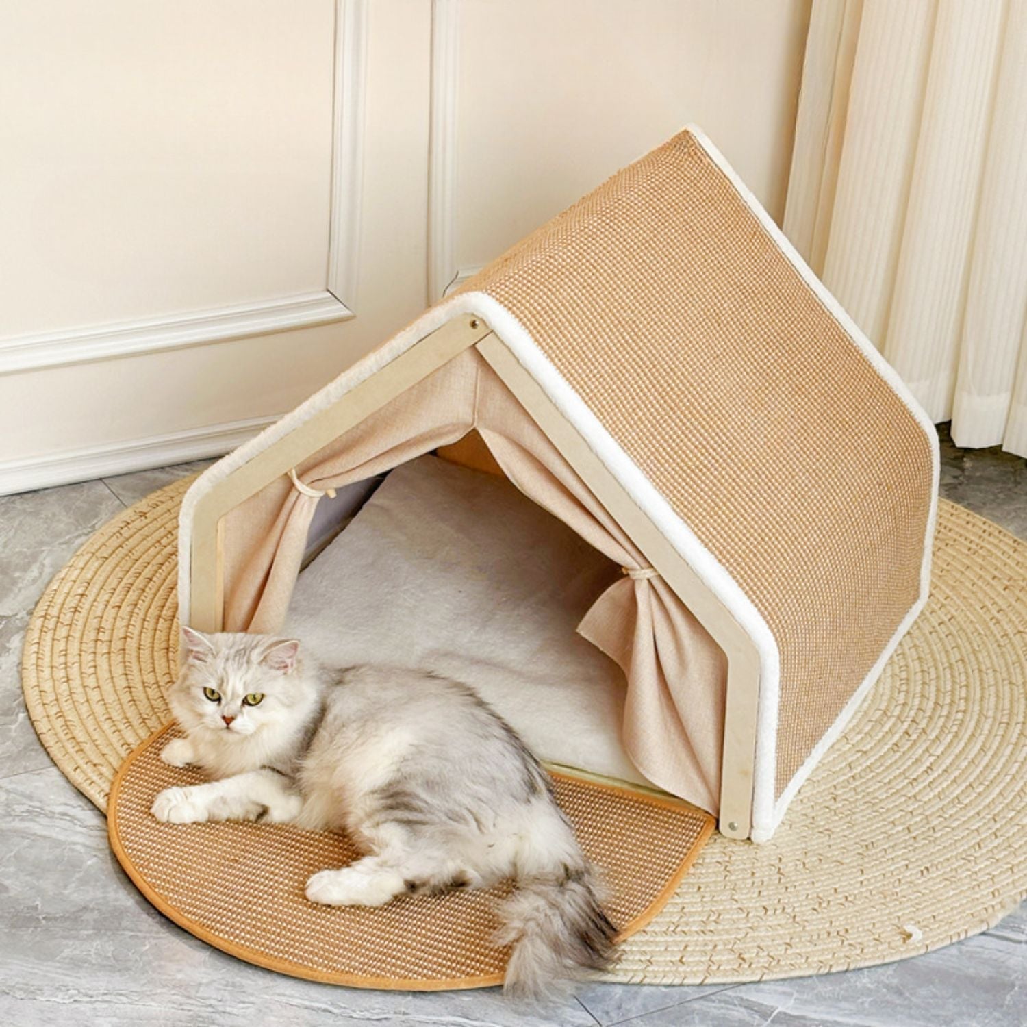 WhiskerVilla - Knusse kattenvilla met sisal krabdak